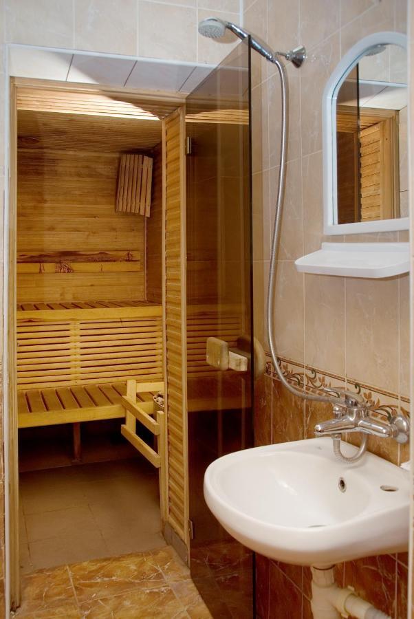 Galitsiya Hotel Lemberg Zimmer foto